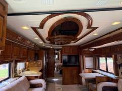 2009 Holiday Rambler Navigator Bismark IV, $ 135,000