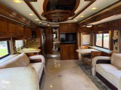 2009 Holiday Rambler Navigator Bismark IV, $ 135,000