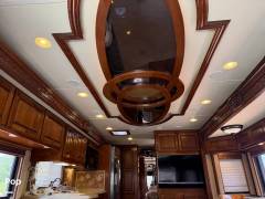 2009 Holiday Rambler Navigator Bismark IV, $ 135,000
