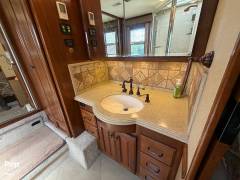 2009 Holiday Rambler Navigator Bismark IV, $ 135,000