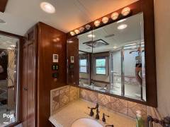 2009 Holiday Rambler Navigator Bismark IV, $ 135,000