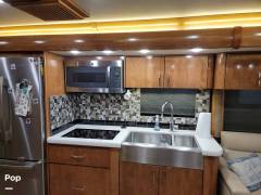 2018 American Coach American Eagle 45T, $ 230,000