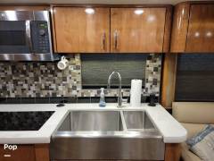 2018 American Coach American Eagle 45T, $ 230,000