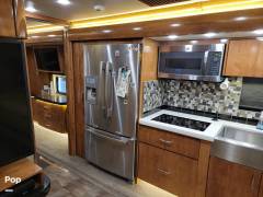 2018 American Coach American Eagle 45T, $ 230,000