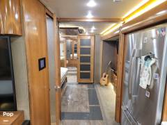 2018 American Coach American Eagle 45T, $ 230,000