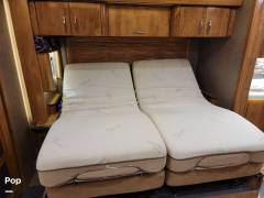 2018 American Coach American Eagle 45T, $ 230,000