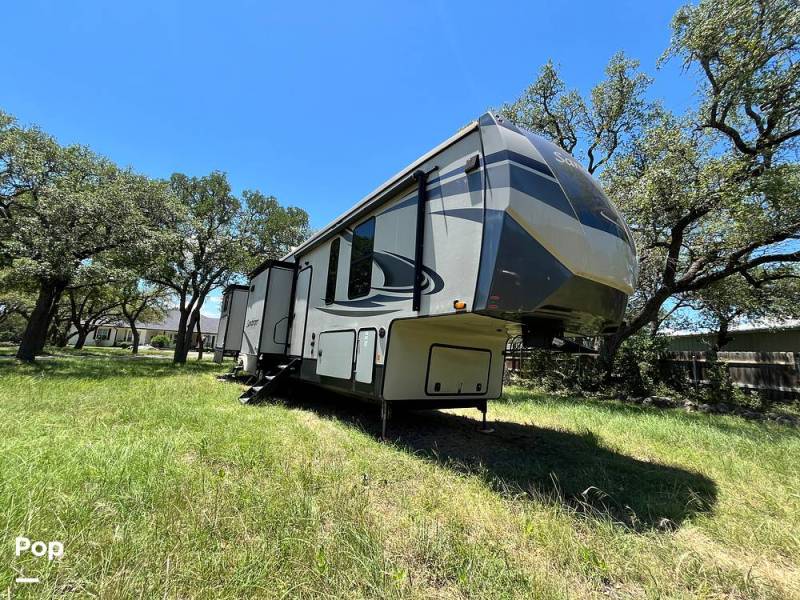 2020 Forest River Sandpiper 384QBOK, $ 39,995
