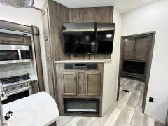 2020 Forest River Sandpiper 384QBOK, $ 39,995