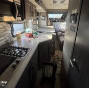 2021 Thor Motor Coach Omni XG32, $ 170,000
