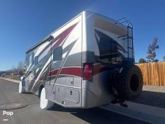 2021 Thor Motor Coach Omni XG32, $ 170,000