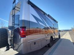 2021 Thor Motor Coach Omni XG32, $ 170,000