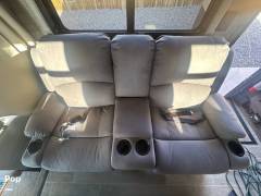 2021 Thor Motor Coach Omni XG32, $ 170,000