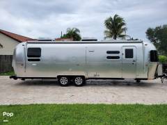 2022 Airstream Flying Cloud 30RB, $ 91,000