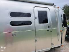 2022 Airstream Flying Cloud 30RB, $ 91,000
