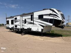 2016 Dutchmen Voltage 3914, $ 52,000