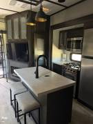 2022 Grand Design Momentum 397THS, $ 74,900