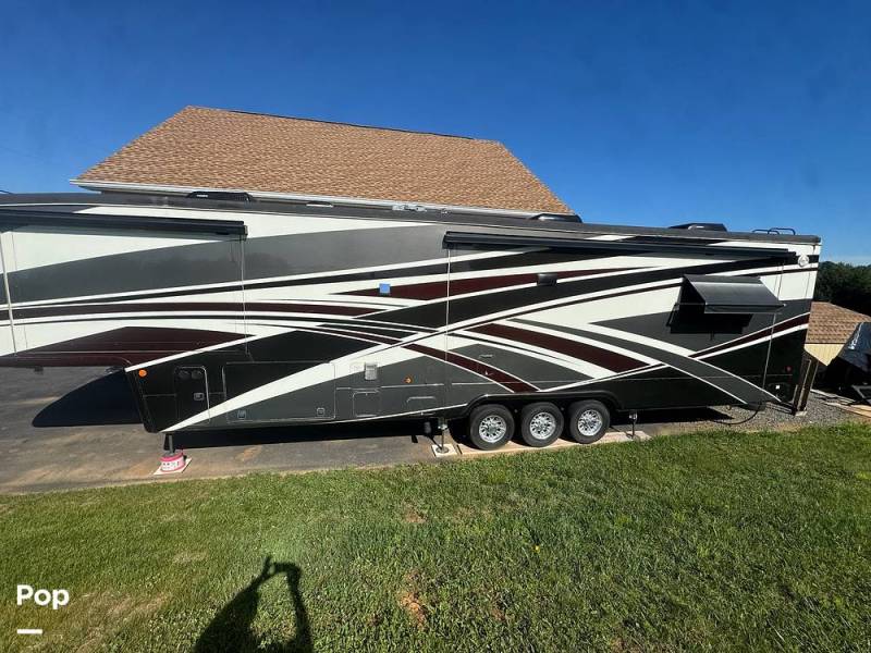 2019 DRV Mobile Suites 44 Memphis, $ 72,999