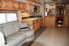 2009 American Coach American Eagle 45E, $ 135,000