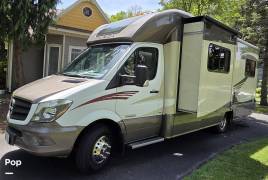 2016 Winnebago Navion 24G, $ 77,800