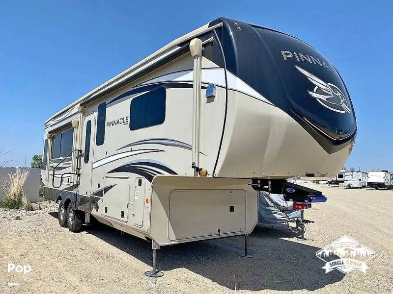 2022 Jayco Pinnacle 32RLTS, $ 54,900