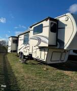 2014 Keystone Montana 3850FL, $ 33,000