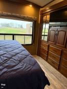 2014 Keystone Montana 3850FL, $ 33,000