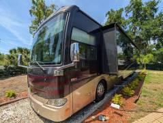 2013 Thor Motor Coach Tuscany 45LT, $ 139,900