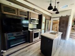 2020 Cedar Creek Silverback 37MBH, $ 47,000