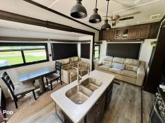 2020 Cedar Creek Silverback 37MBH, $ 47,000