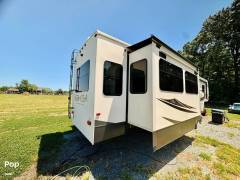 2020 Cedar Creek Silverback 37MBH, $ 47,000