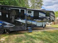 2016 Keystone Fuzion Chrome 422, $ 54,999