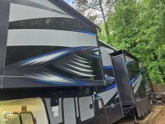 2016 Keystone Fuzion Chrome 422, $ 54,999
