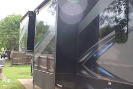 2016 Keystone Fuzion Chrome 422, $ 54,999