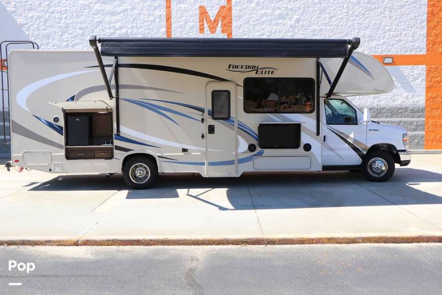 2018 Thor Motor Coach Freedom Elite 29FE, $ 54,000