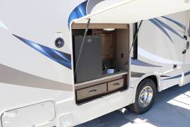 2018 Thor Motor Coach Freedom Elite 29FE, $ 54,000