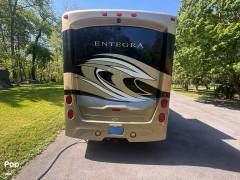 2019 Entegra Coach Emblem 36U, $ 94,950