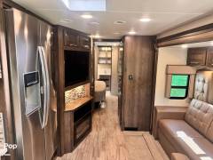 2019 Entegra Coach Emblem 36U, $ 94,950