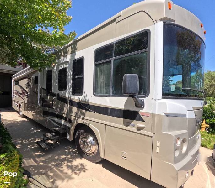 2008 Winnebago Destination 39W, $ 47,000