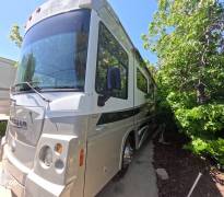 2008 Winnebago Destination 39W, $ 47,000