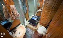 2006 Monaco Camelot 42DSQ, $ 70,001