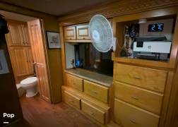 2006 Monaco Camelot 42DSQ, $ 70,001