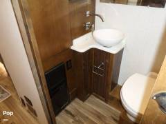 2019 Tiffin Wayfarer 24FW, $ 97,500