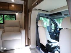 2019 Tiffin Wayfarer 24FW, $ 97,500