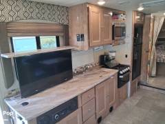 2020 Coachmen Leprechaun 319MB, $ 71,500