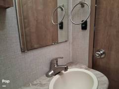 2020 Coachmen Leprechaun 319MB, $ 71,500