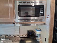 2020 Coachmen Leprechaun 319MB, $ 71,500