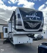 2021 Forest River Riverstone Legacy 39RKFB, $ 87,225