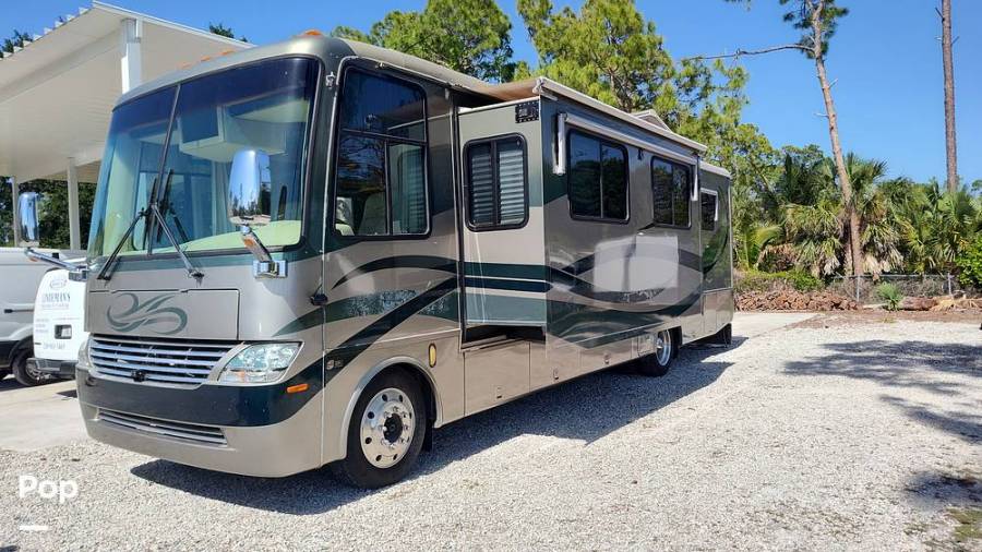 2005 Newmar Mountain Aire 3504, $ 35,000