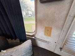 1988 Airstream Excella 25, $ 27,000