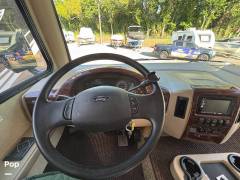 2013 Thor Motor Coach Windsport 32A, $ 57,000